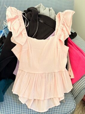 Francesca's Collections Pink Ruffled Peplum Sleeveless Top